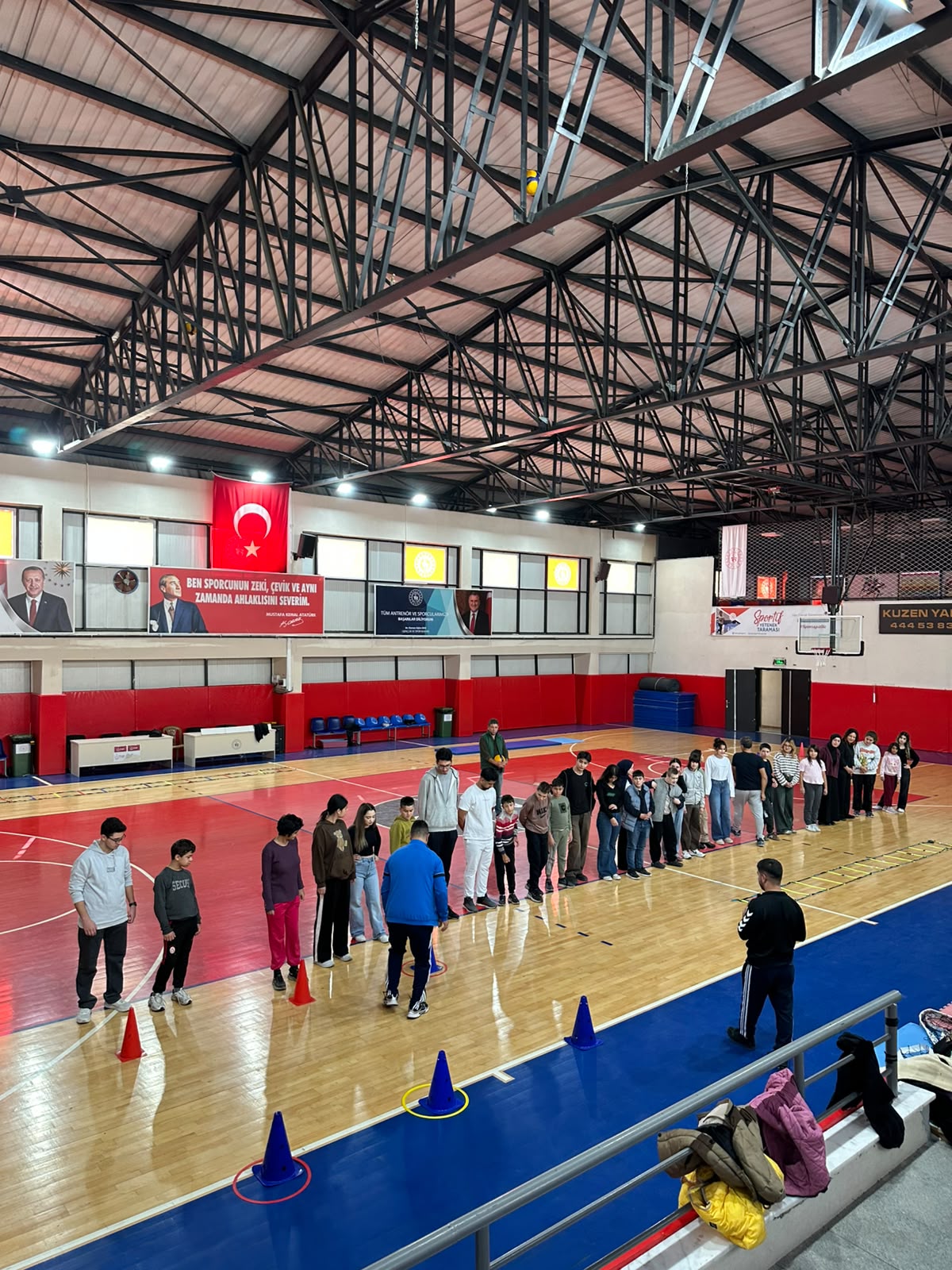 Havran Meslek Yüksekokulu Öğrencilerinden Anlamlı Etkinlik. Özel Öğrencilerle Sporun Birleştirici Gücünde Buluştular 5