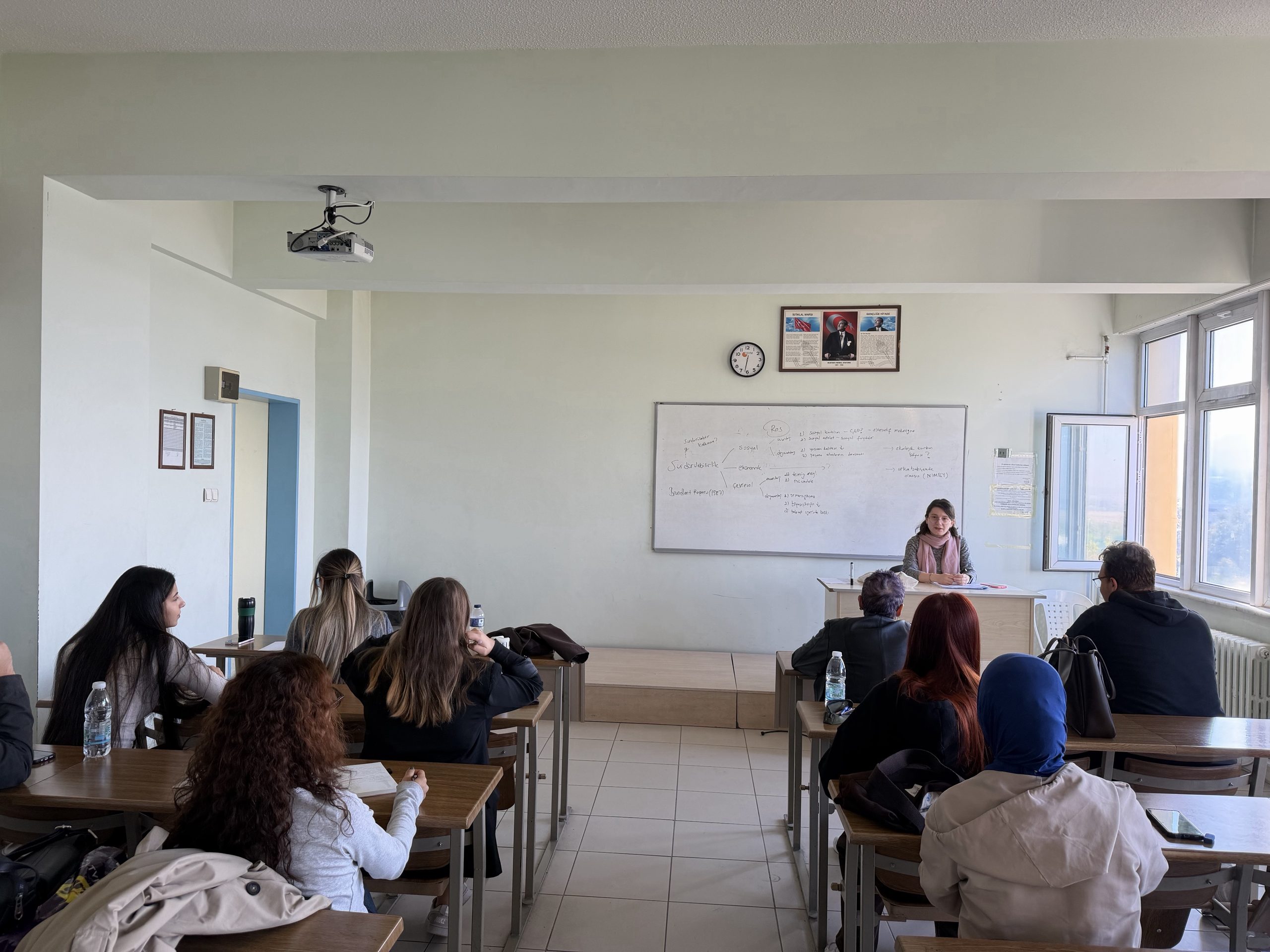 Sürdürülebilirlik ve Yenilenebilir Enerji Semineri Düzenlendi 3