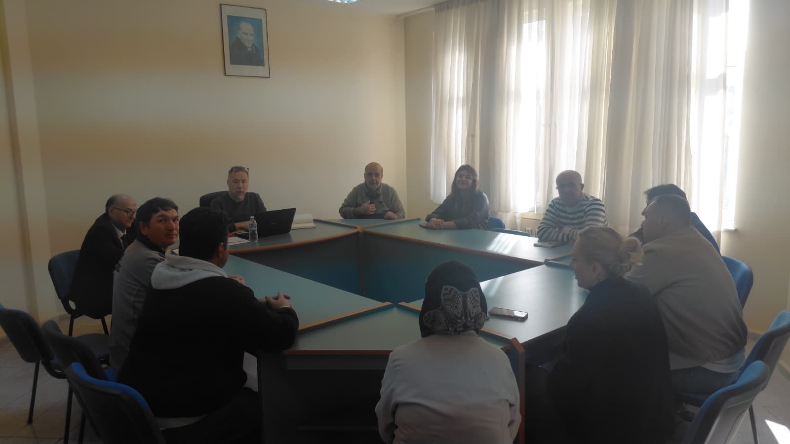 Ayvalık Meslek Yüksekokulunda Memur Ve Güvenlik Görevlileri İle MEDEK Kapsamında Bilgilendirme Toplantısı Gerçekleştirildi 2