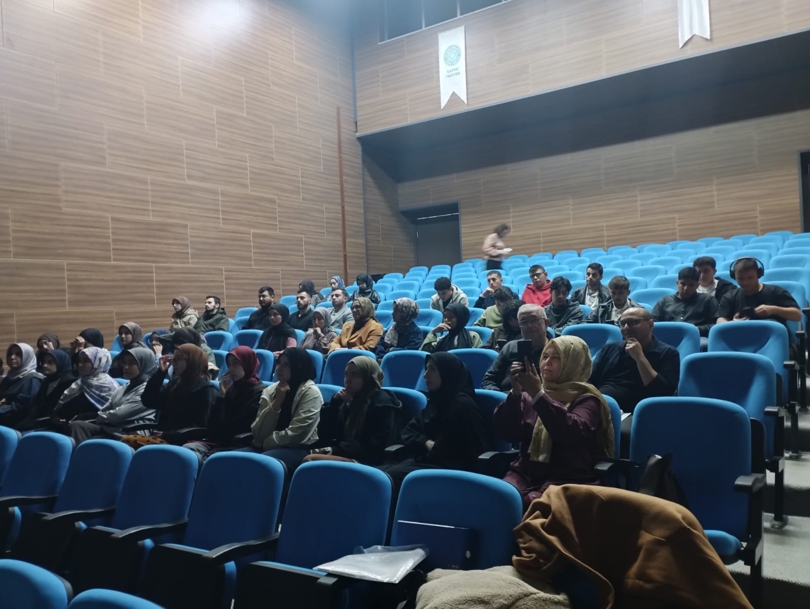 Gençlik Ruh Sağlığını Güçlendirme Çalışmaları Kapsamında “Kendime İyi Bak” Söyleşisi Düzenlendi. 3
