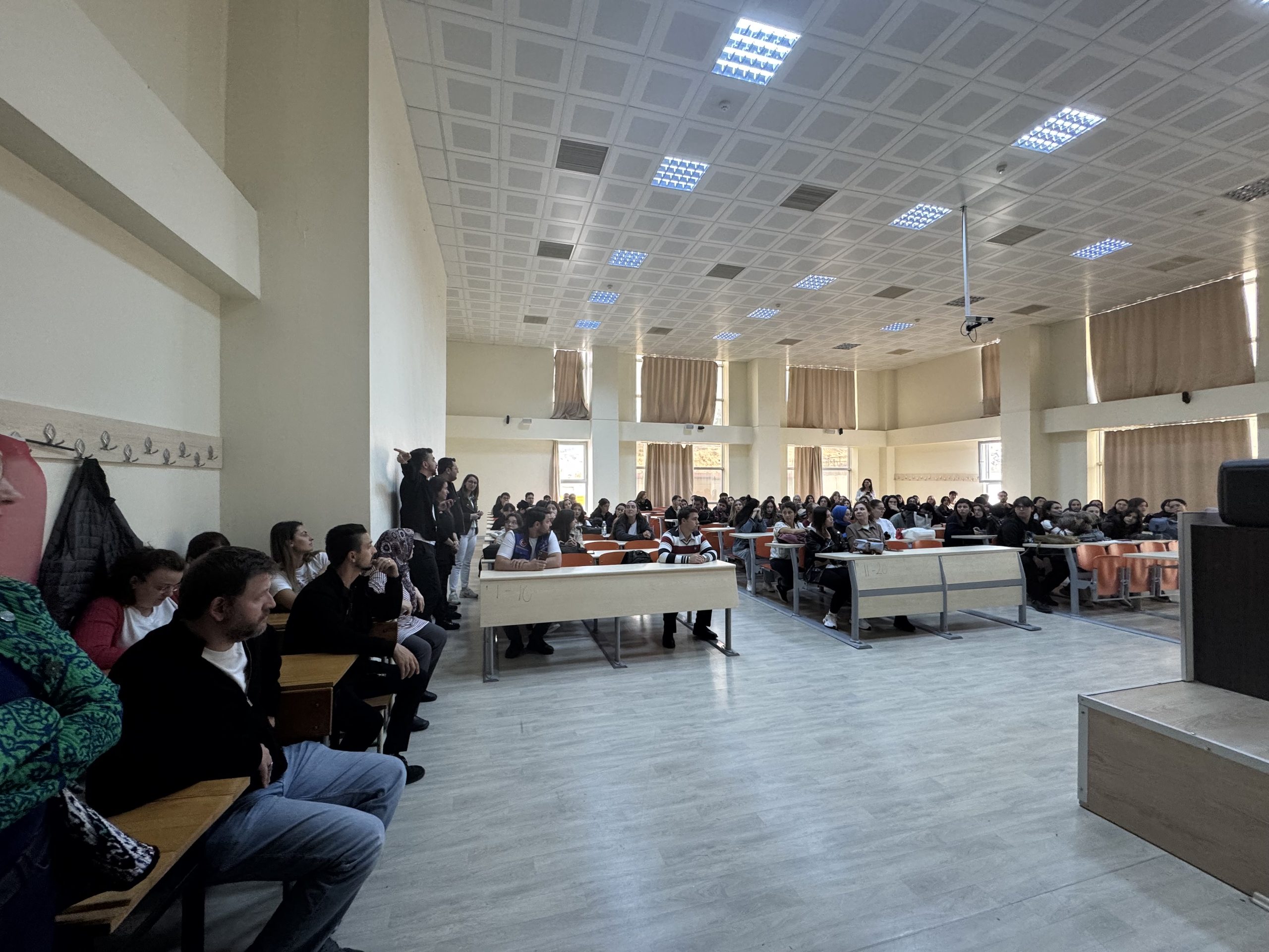 DEPREM, TAHLİYE VE YANGIN SÖNDÜRME TATBİKATI GERÇEKLEŞTİRİLDİ 11