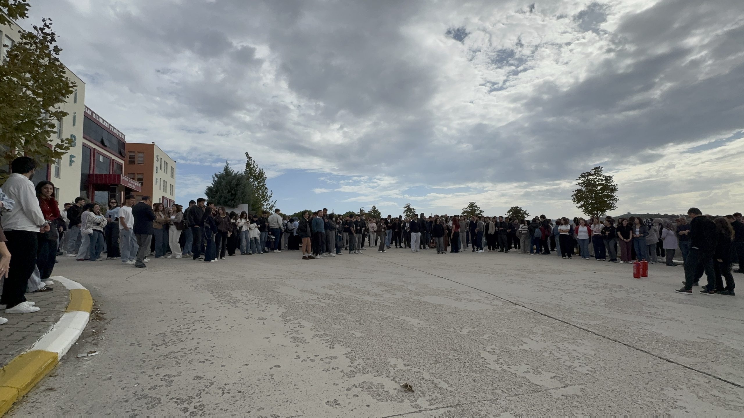 DEPREM, TAHLİYE VE YANGIN SÖNDÜRME TATBİKATI GERÇEKLEŞTİRİLDİ 8