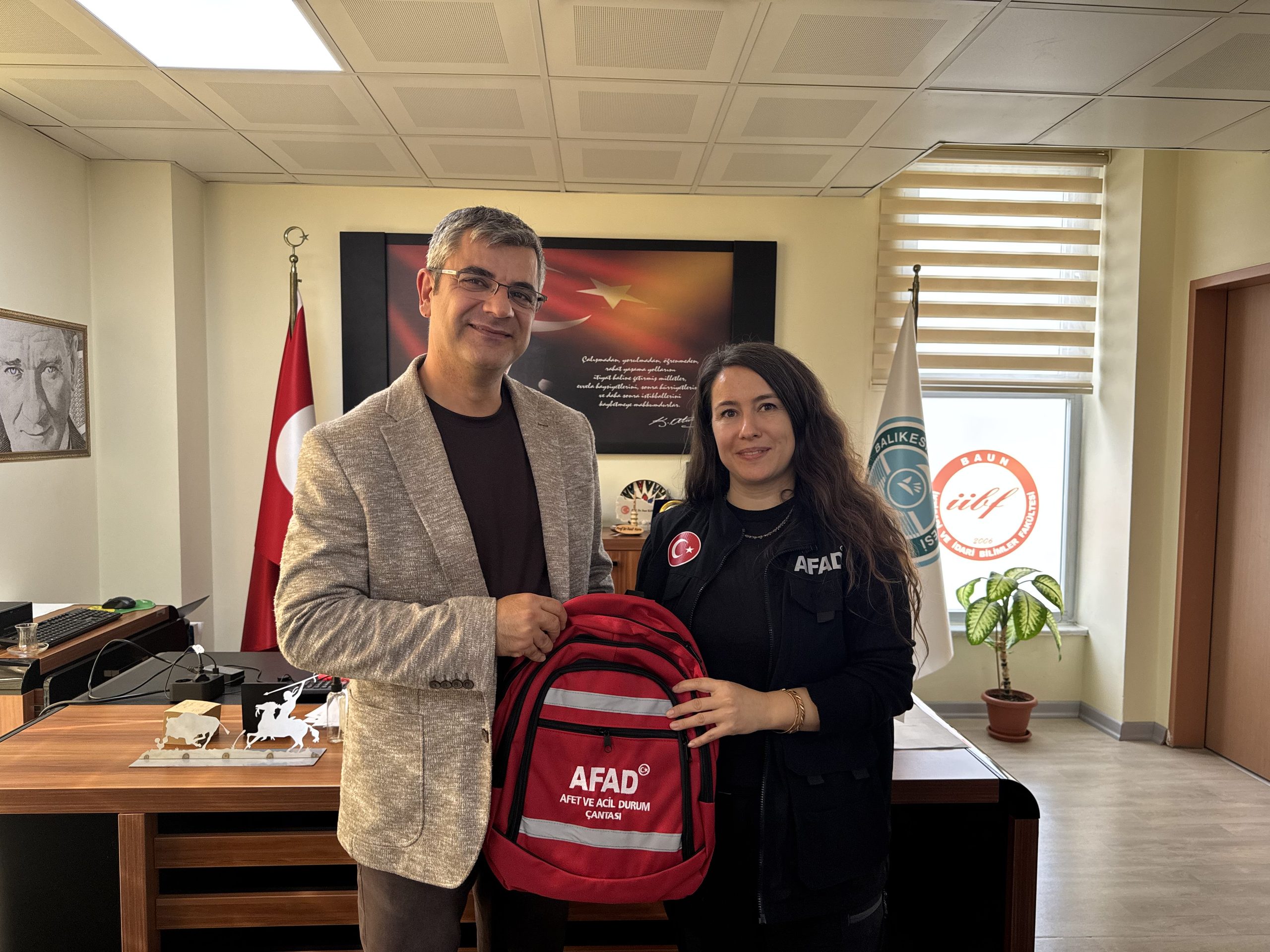 DEPREM, TAHLİYE VE YANGIN SÖNDÜRME TATBİKATI GERÇEKLEŞTİRİLDİ 16