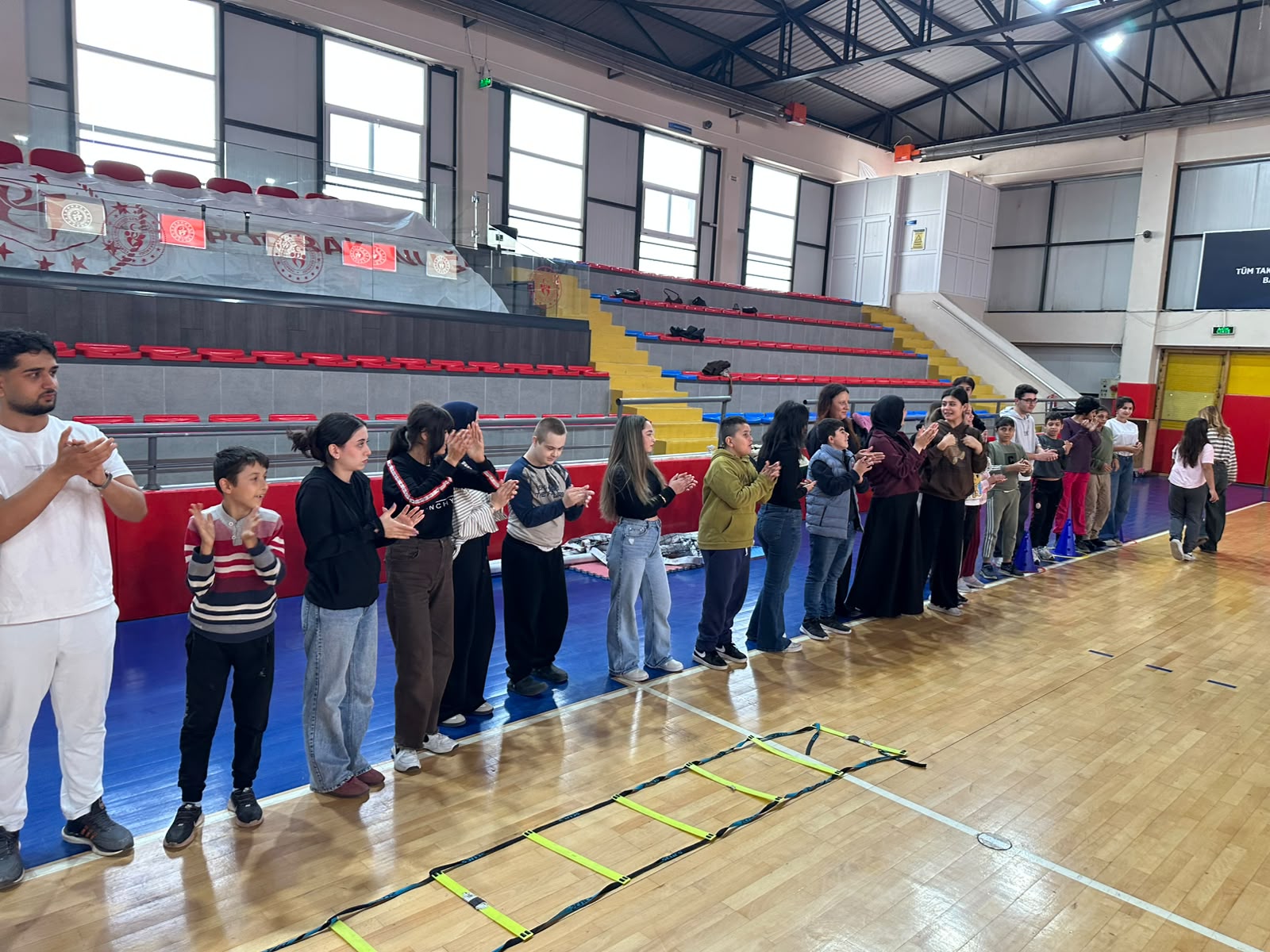 Gönüllülük Çalışmaları Dersi Kapsamında Anlamlı Etkinlik: Özel Öğrencilerle Sporun Birleştirici Gücünde Buluştular