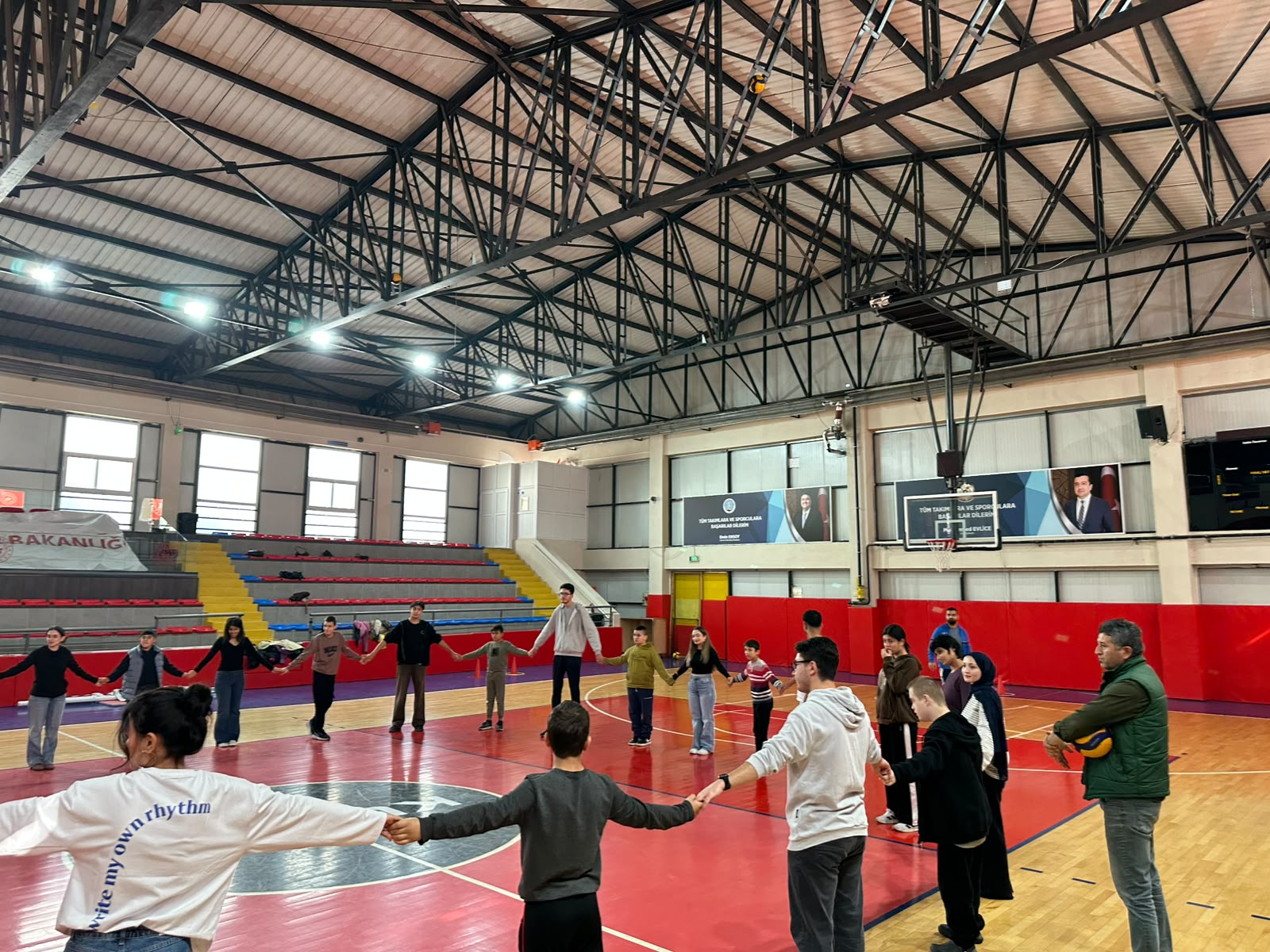 Gönüllülük Çalışmaları Dersi Kapsamında Anlamlı Etkinlik: Özel Öğrencilerle Sporun Birleştirici Gücünde Buluştular 4