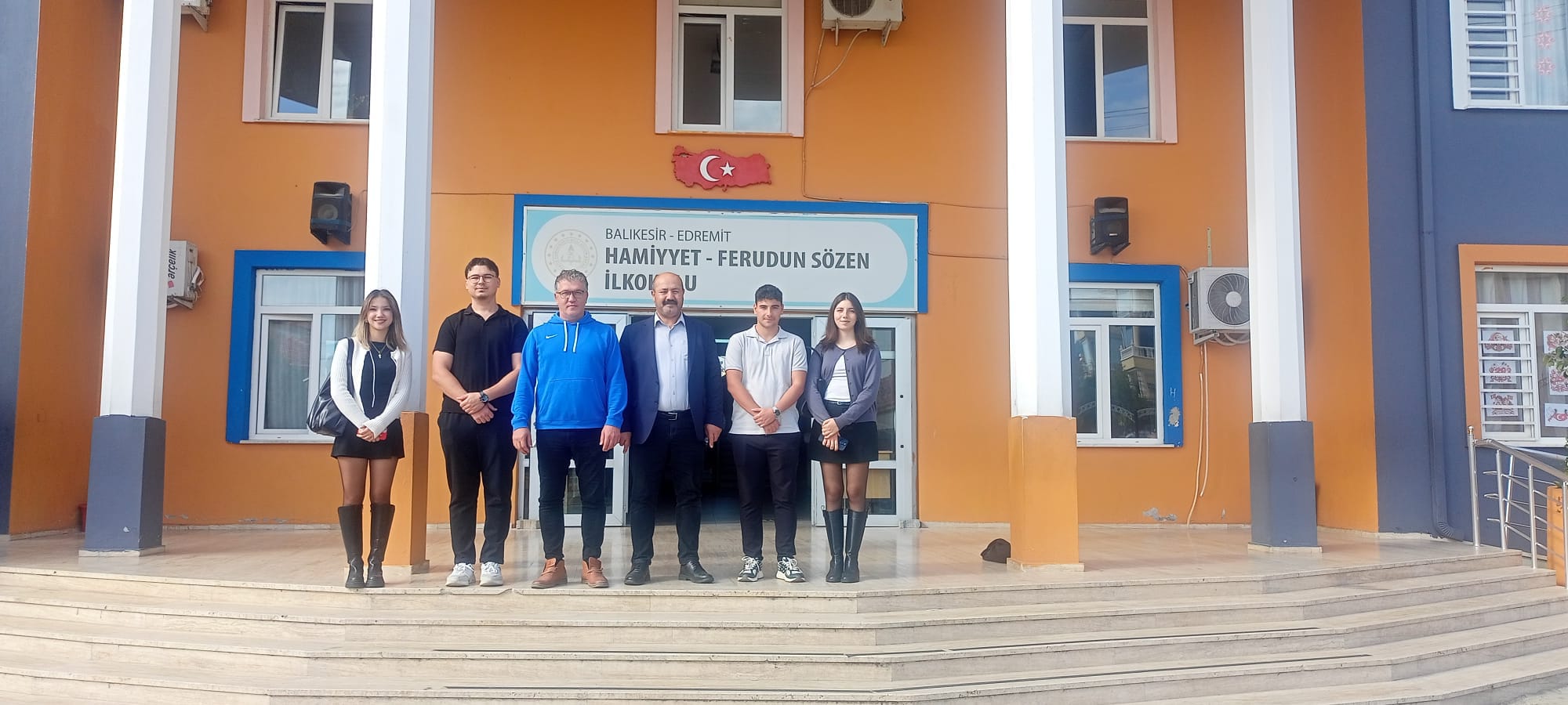 Bilgisayar Programcılığı Öğrencilerinden Topluma Katkı Kapsamında İlkokul ve Lisede İki Farklı Seminer 5