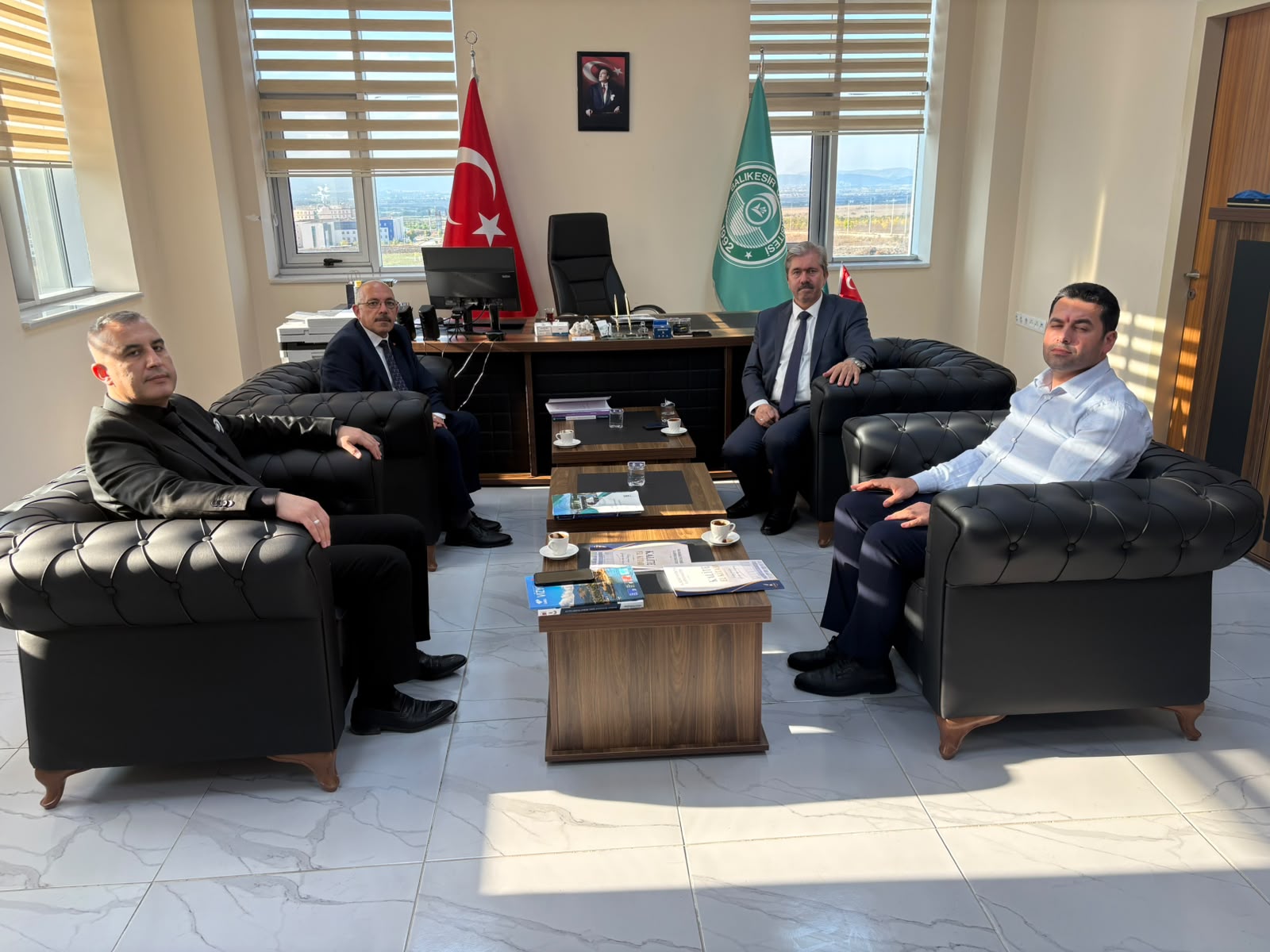 Altıeylül Müftüsü Ebubekir Bayrak fakültemizi ziyaret etti. 