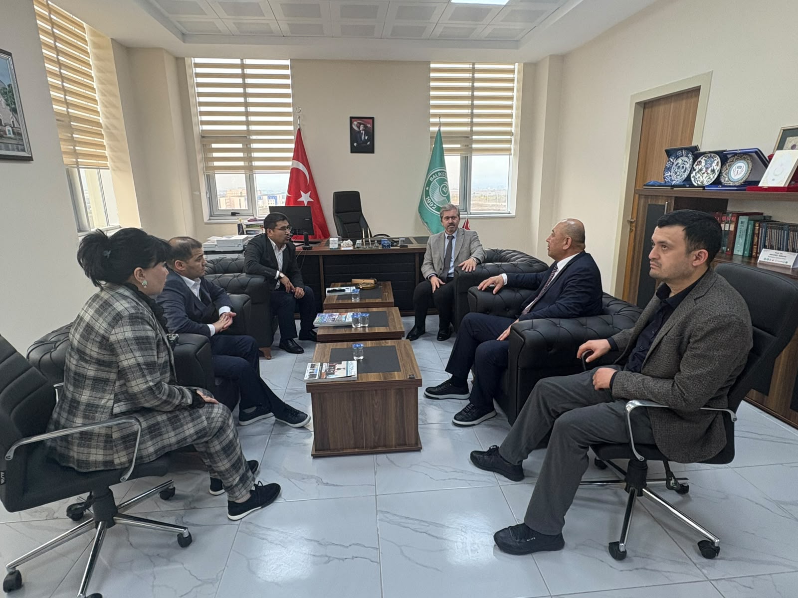 Özbekistanlı Öğretim Üyesi Boborahim Ganayev’den Fakültemize Ziyaret ve Tecrübe Paylaşımı