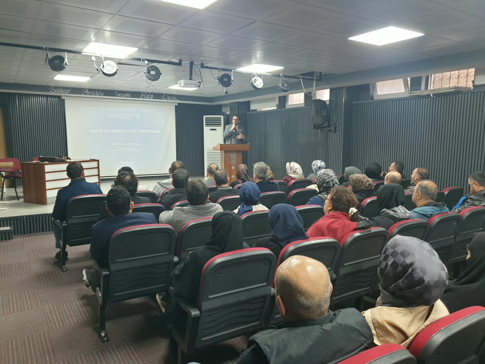 FAKÜLTEMİZ DİN EĞİTİMİ ANABİLİM DALINDAN VELİ SEMİNERLERİNE DESTEK