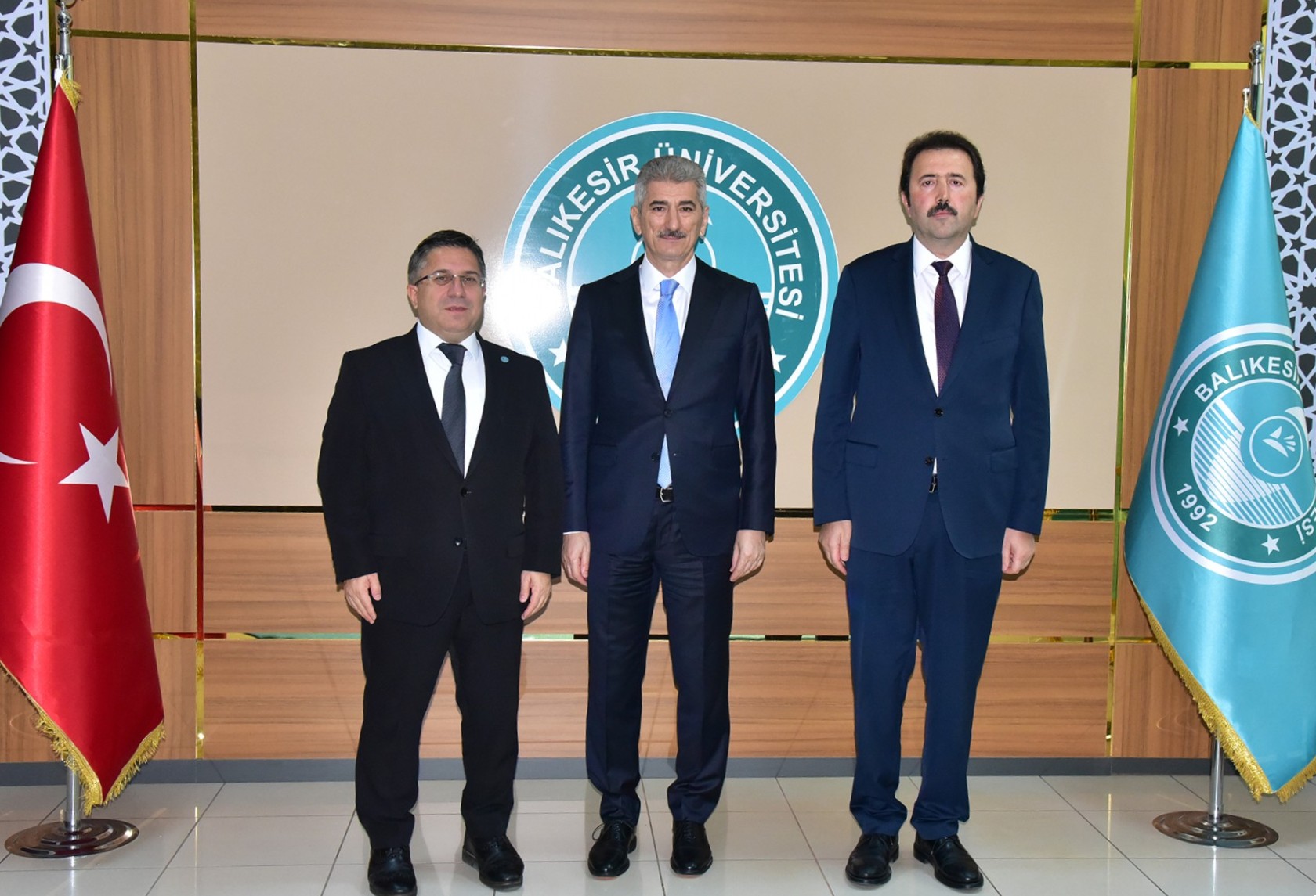 Anayasa Mahkemesi Üyeleri Muhterem İnce ve Prof. Dr. Ömer Çınar ile Balıkesir Valisi İsmail Ustaoğlu’ndan Rektör Oğurlu’ya Ziyaret 2