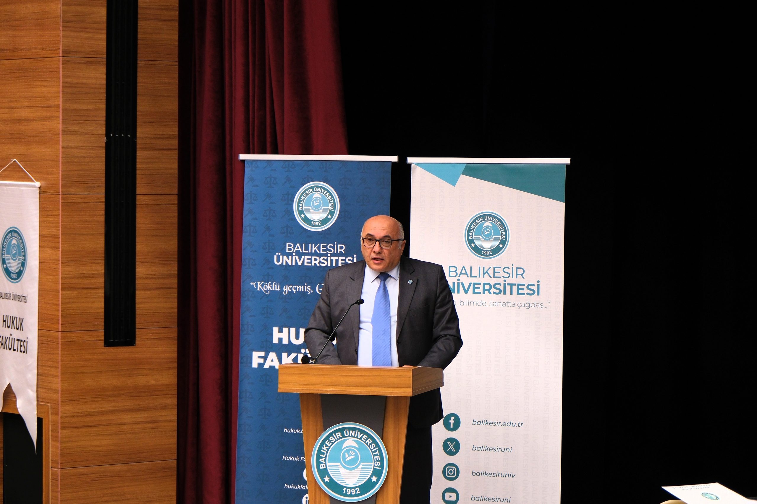 Hukukun Zirvesi BAÜN'de Buluştu: Anayasa Mahkemesi Kararlarının Özel Hukuka Etkisi Konuşuldu 2