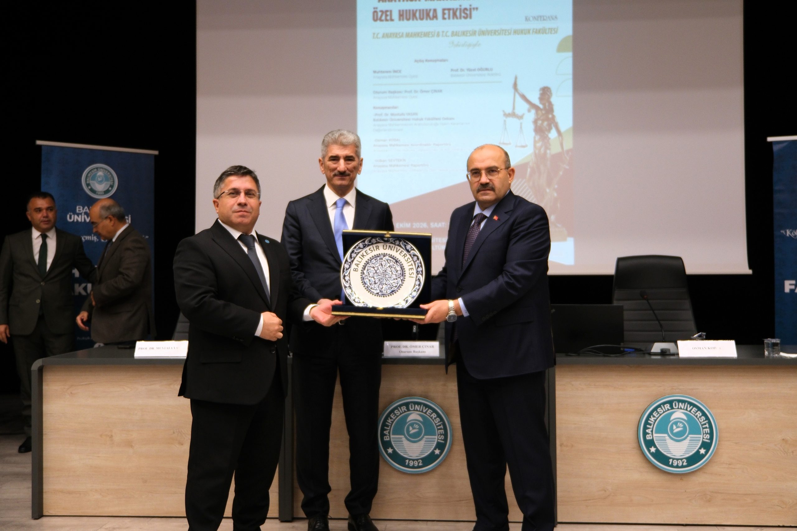 Hukukun Zirvesi BAÜN'de Buluştu: Anayasa Mahkemesi Kararlarının Özel Hukuka Etkisi Konuşuldu 5