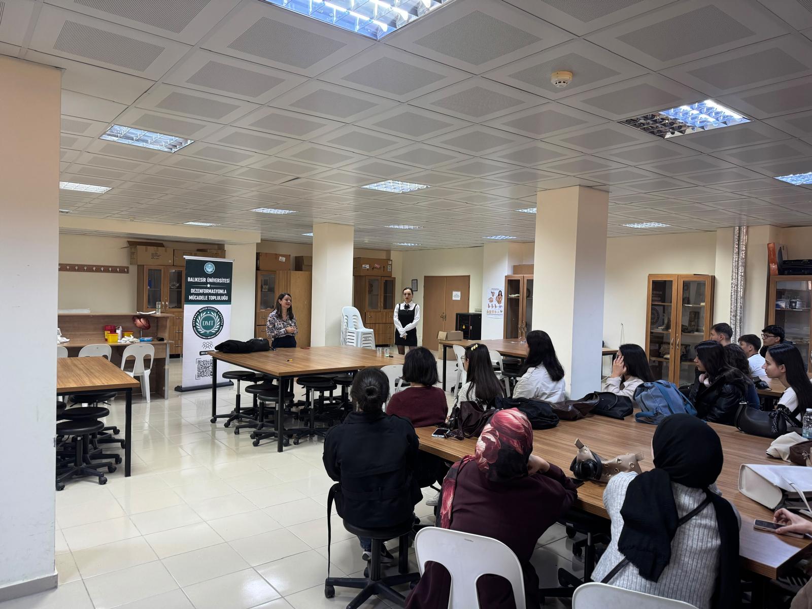 YAŞLI BİREYİN GÖZÜNDEN İLETİŞİM: Yaşlı Bireylerle İletişim ve Sağlık Dezenformasyonuyla Mücadele Atölyesi 1