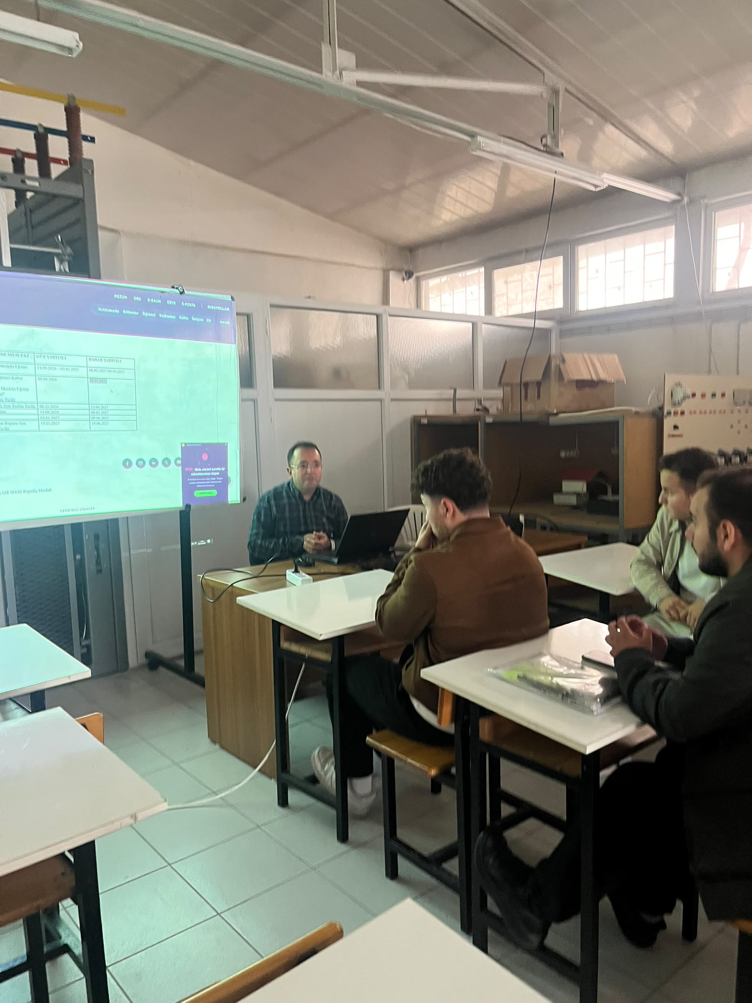 Elektrik Programı Öğrencilerine Yönelik 3+1 İşletmede Mesleki Eğitim Bilgilendirme Toplantısı Gerçekleştirildi 3