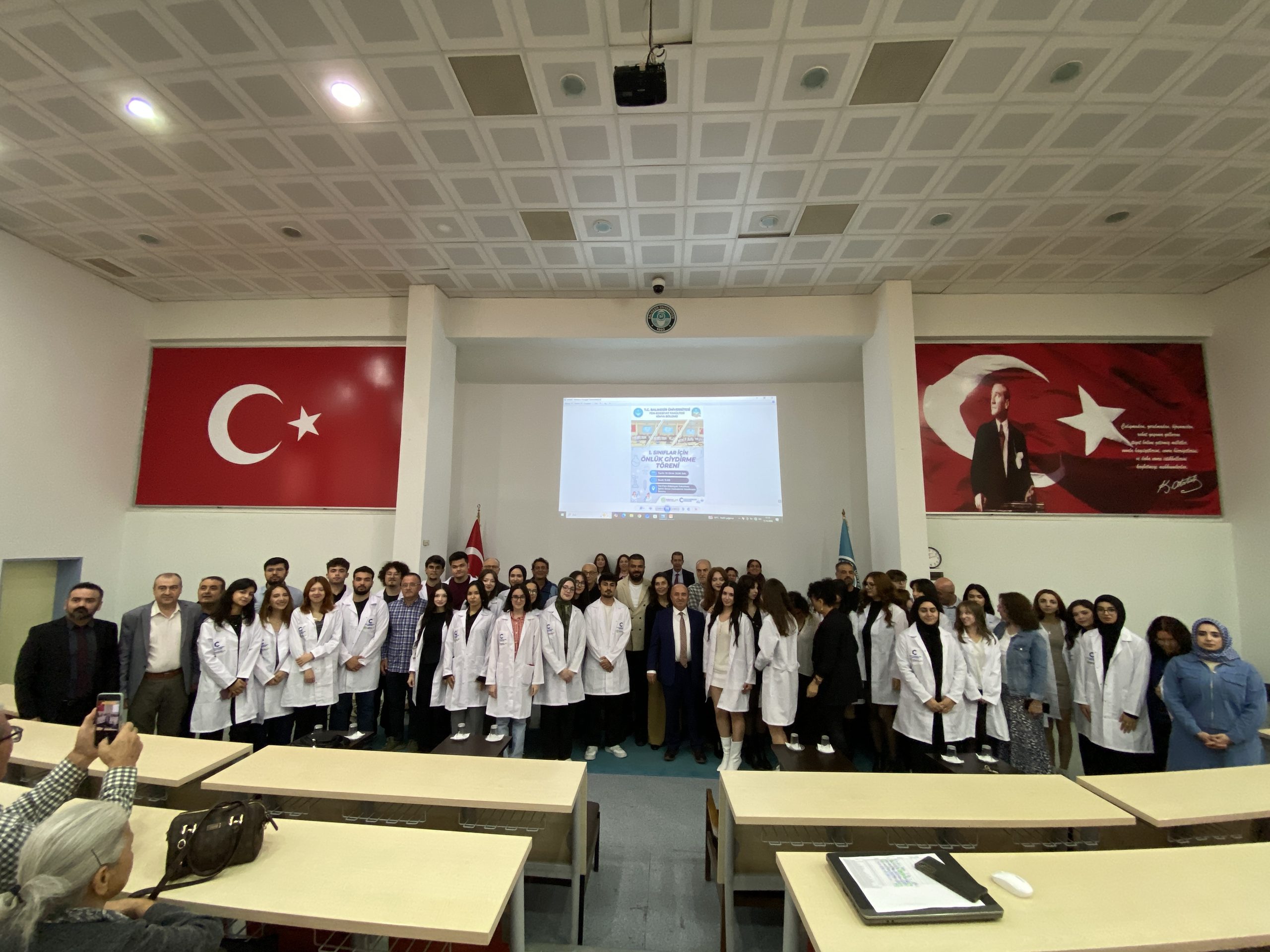 Kimya Bölümümüzde Önlük Giydirme Töreni Gerçekleştirildi