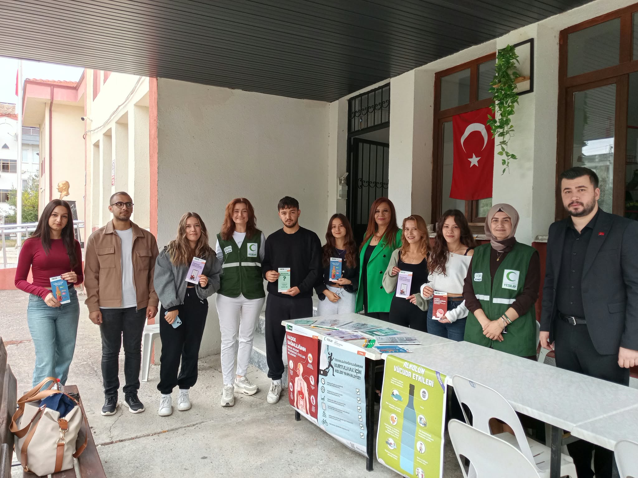 Yüksekokulumuzda Yeşilay’dan Bağımlılıkla Mücadele Bilgilendirmesi 2