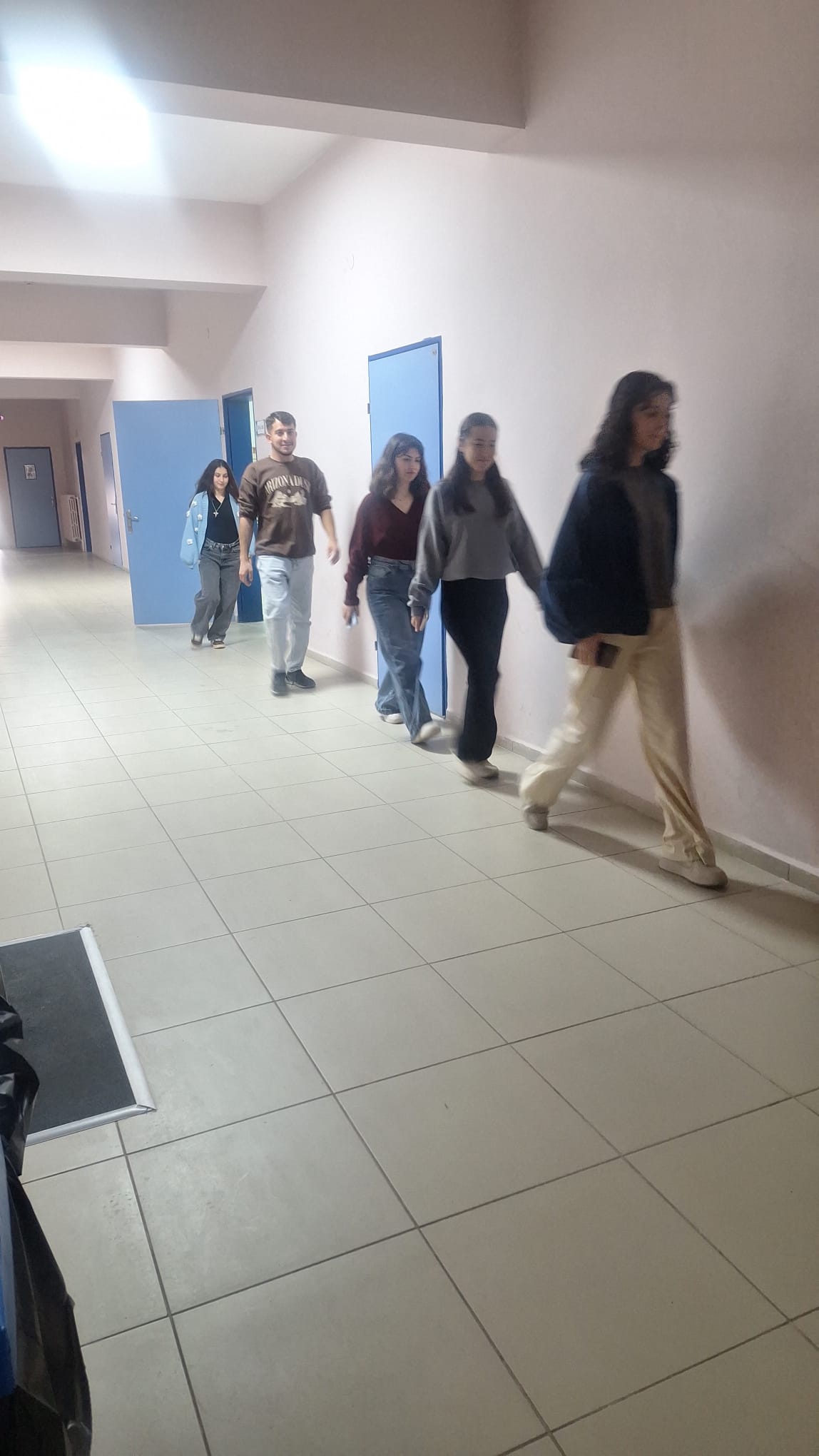 Dursunbey MYO’da Deprem ve Yangın Tatbikatı Gerçekleştirildi: Öğrencilerimiz Olası Afetlere Karşı Bilinçlendirildi 7
