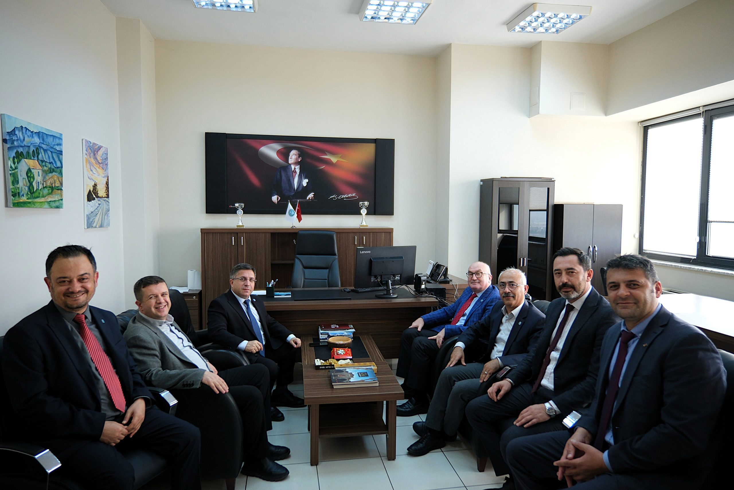Rektör Oğurlu ve Üniversite Üst Yönetiminden Genel Sekreter Soner Şahin’e Hayırlı Olsun Ziyareti 2