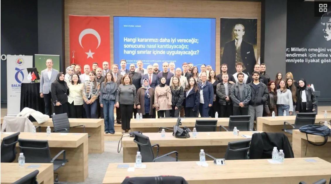 Marketing Program Students Attend Seminar on Digital Transformation in the Age of Artificial Intelligence