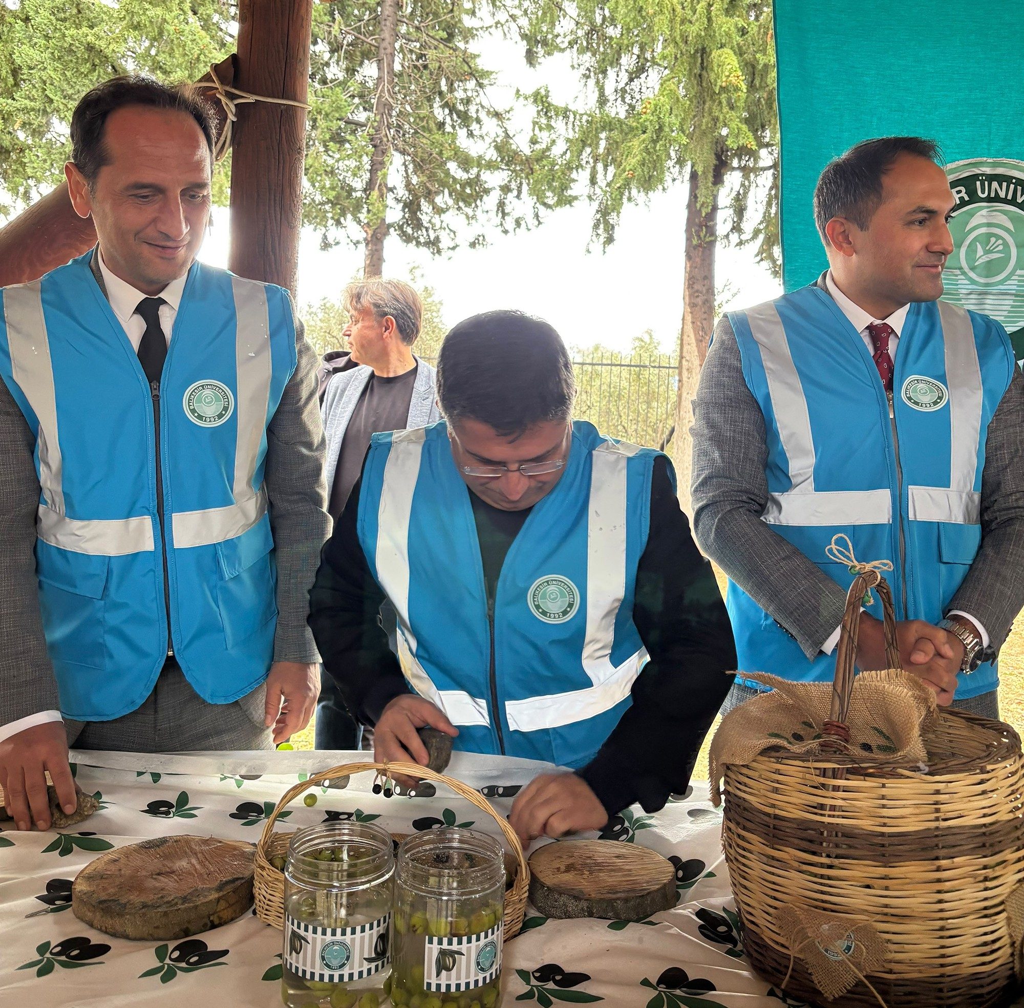 The 1st Academic Olive Harvest Festival was held with high participation at Balıkesir University 39