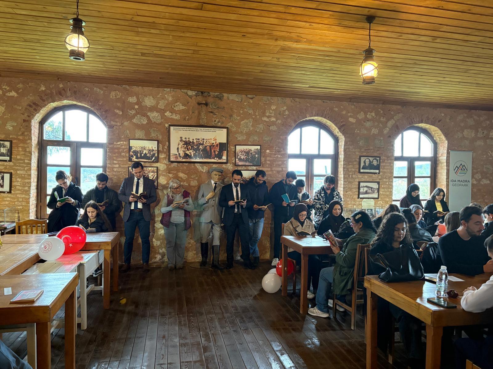 BAÜN Öğrencileri Cumhuriyet İçin Okudu 3
